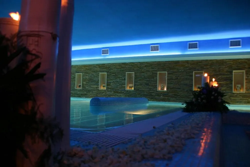 Gold Hotel-1